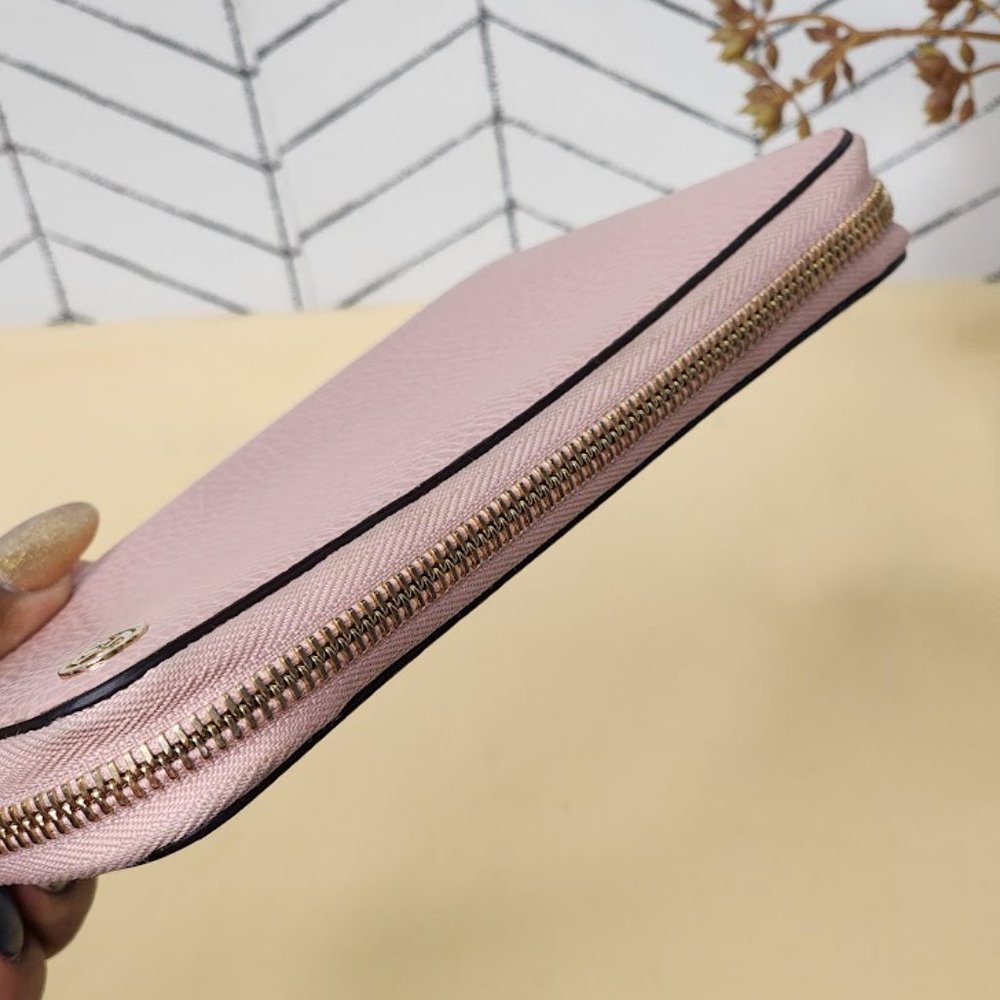 Gucci Leather Zippy Wallet - Picture 6 of 10